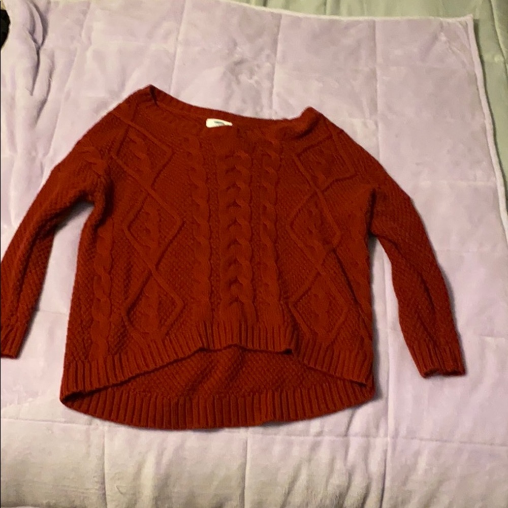 Maroon sweater